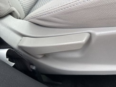 Used 2015 Subaru Forester 2.5i w/ Alloy Wheel Package image 38