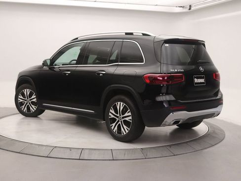 New 2026 Mercedes-Benz GLB 250 image 2