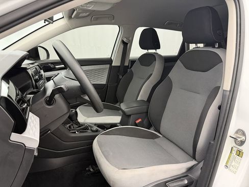 Used 2022 Volkswagen Taos S image 9