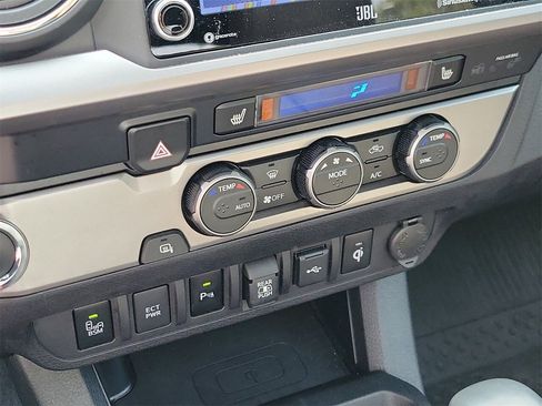 Used 2022 Toyota Tacoma Limited image 26