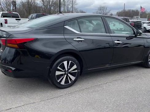 Certified 2022 Nissan Altima 2.5 SV w/ SV Premium Package image 8