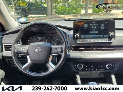 Used 2024 Mitsubishi Outlander SE Black Edition FWD image 19