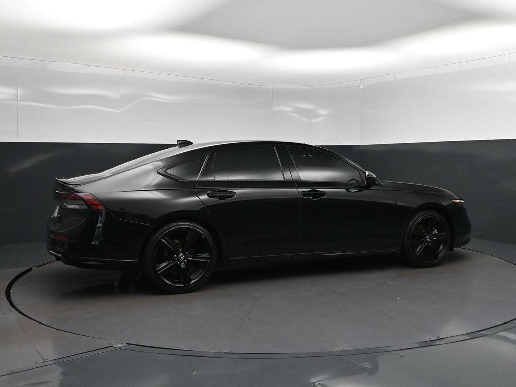 Used 2025 Honda Accord Sport image 8