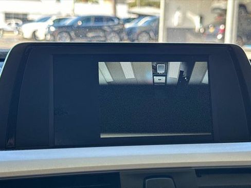 Used 2018 BMW 320i Sedan image 17