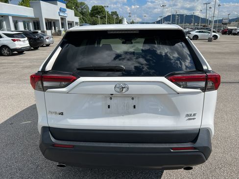 Used 2024 Toyota RAV4 XLE AWD/4WD image 6