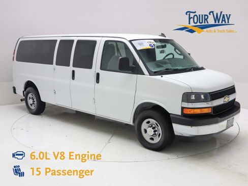 Used 2017 Chevrolet Express 3500 LT w/ LT Preferred Equipment Group RWD image 1