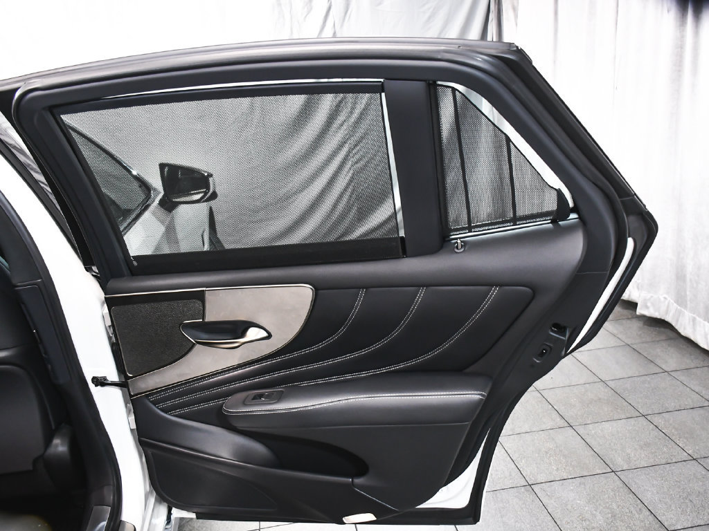 Used 2022 Lexus LS 500h AWD w/ Luxury Package image 15