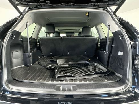 Certified 2019 Toyota Highlander XLE AWD/4WD image 28