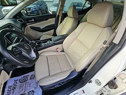 Used 2017 Nissan Maxima Platinum w/ Medallion Package image 6