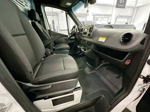 Used 2026 Mercedes-Benz Sprinter 2500 image 25