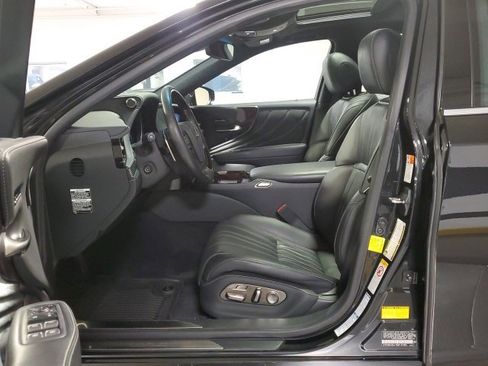 Used 2019 Lexus LS 500h AWD image 11