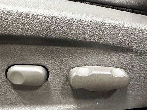 Used 2022 Chevrolet Trax LT w/ LT Convenience Package image 20