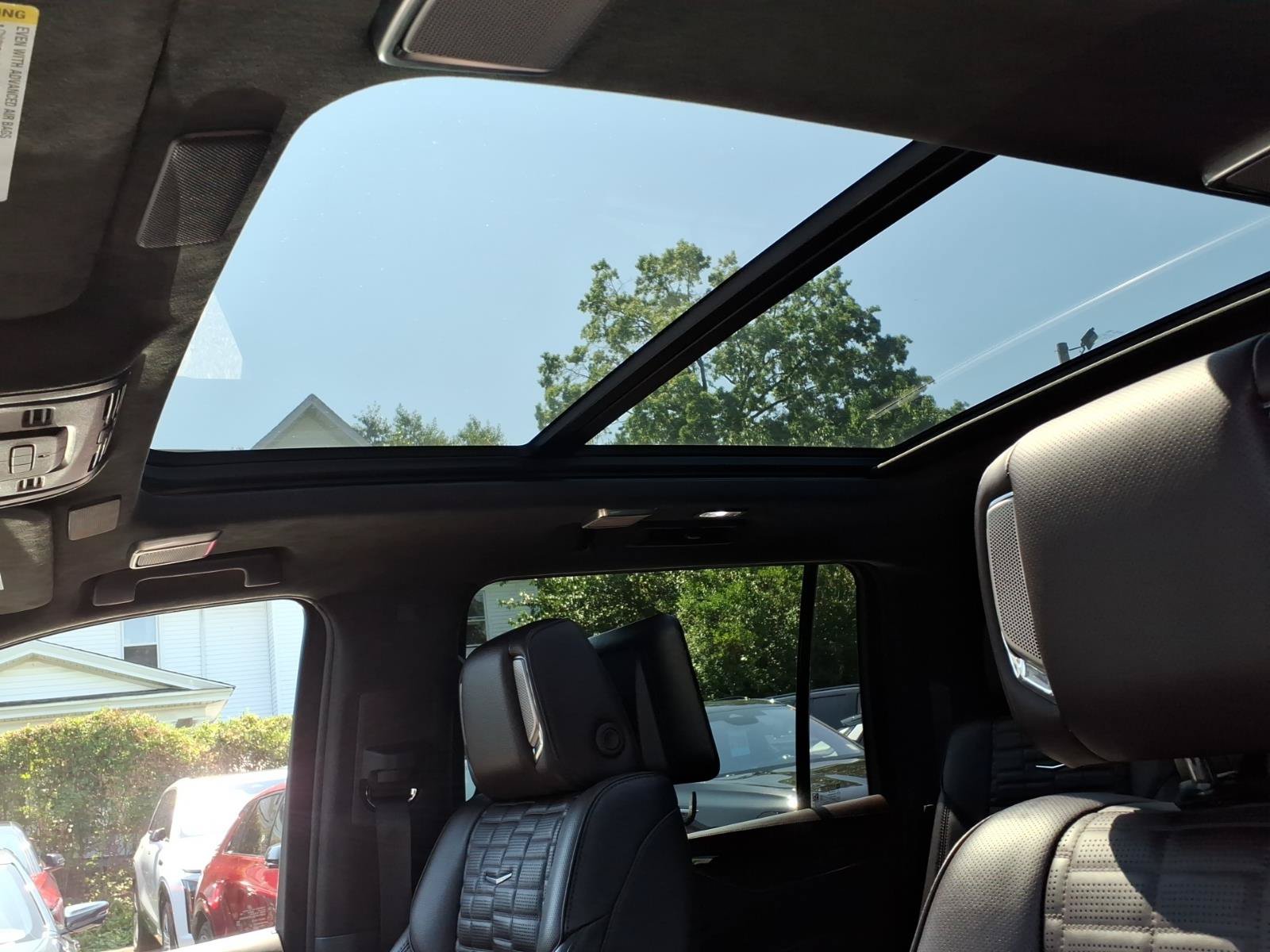 Certified 2023 Cadillac Escalade ESV V w/ LPO, Floor Liner Package AWD/4WD image 23
