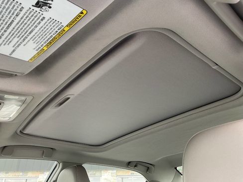 Used 2014 Toyota Camry XLE image 25