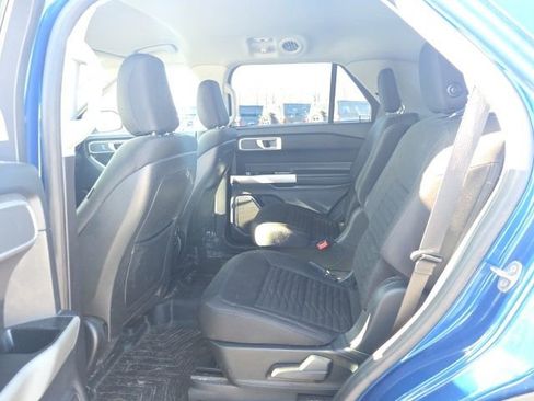 Used 2020 Ford Explorer XLT image 12
