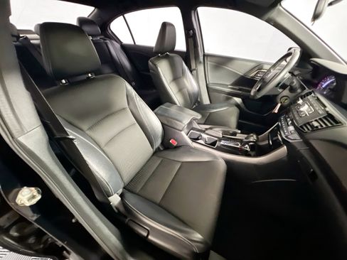 Used 2017 Honda Accord Sport image 29