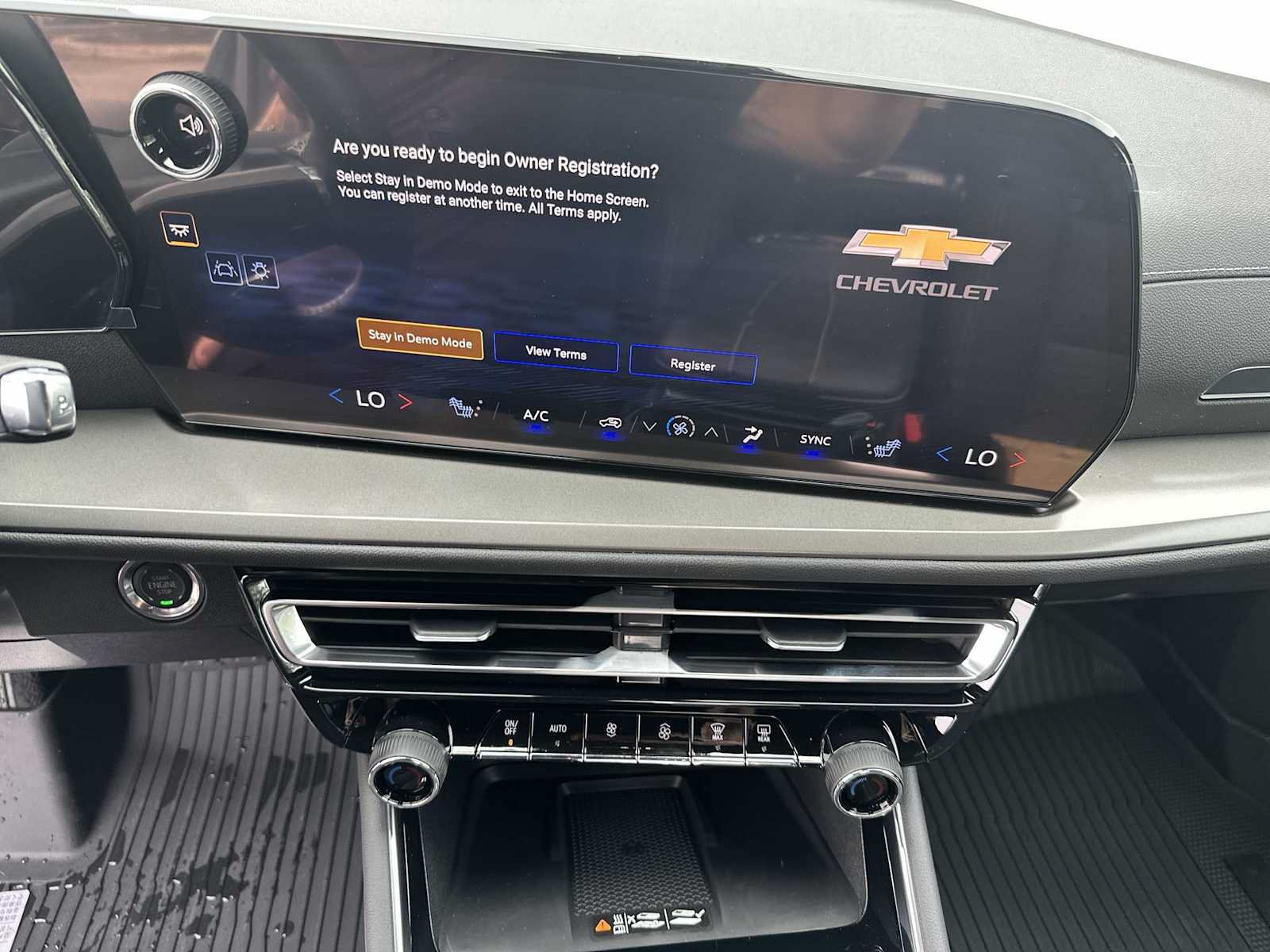 New 2026 Chevrolet Traverse LT w/ LPO, Floor Liner Package FWD image 21