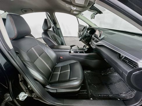 Used 2023 Nissan Altima 2.5 SR FWD image 14