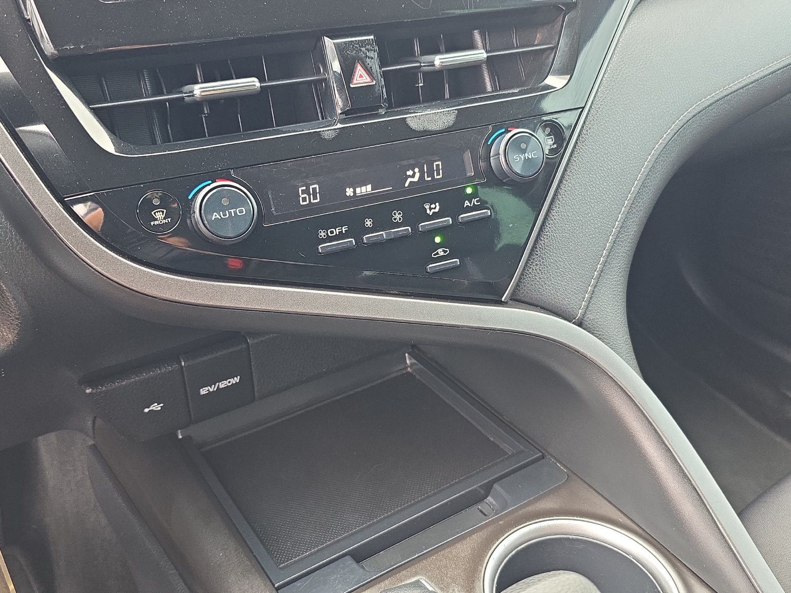 Used 2022 Toyota Camry LE w/ Carpet Mat Package (TMS) FWD image 20