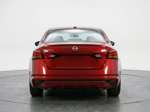 Used 2025 Nissan Altima 2.5 SV image 7