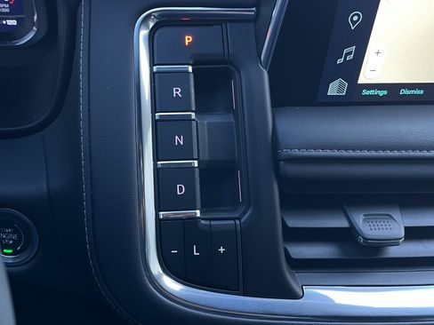 Used 2024 Chevrolet Suburban LT image 55