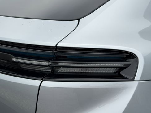 Used 2024 Porsche Macan 4 Electric image 14