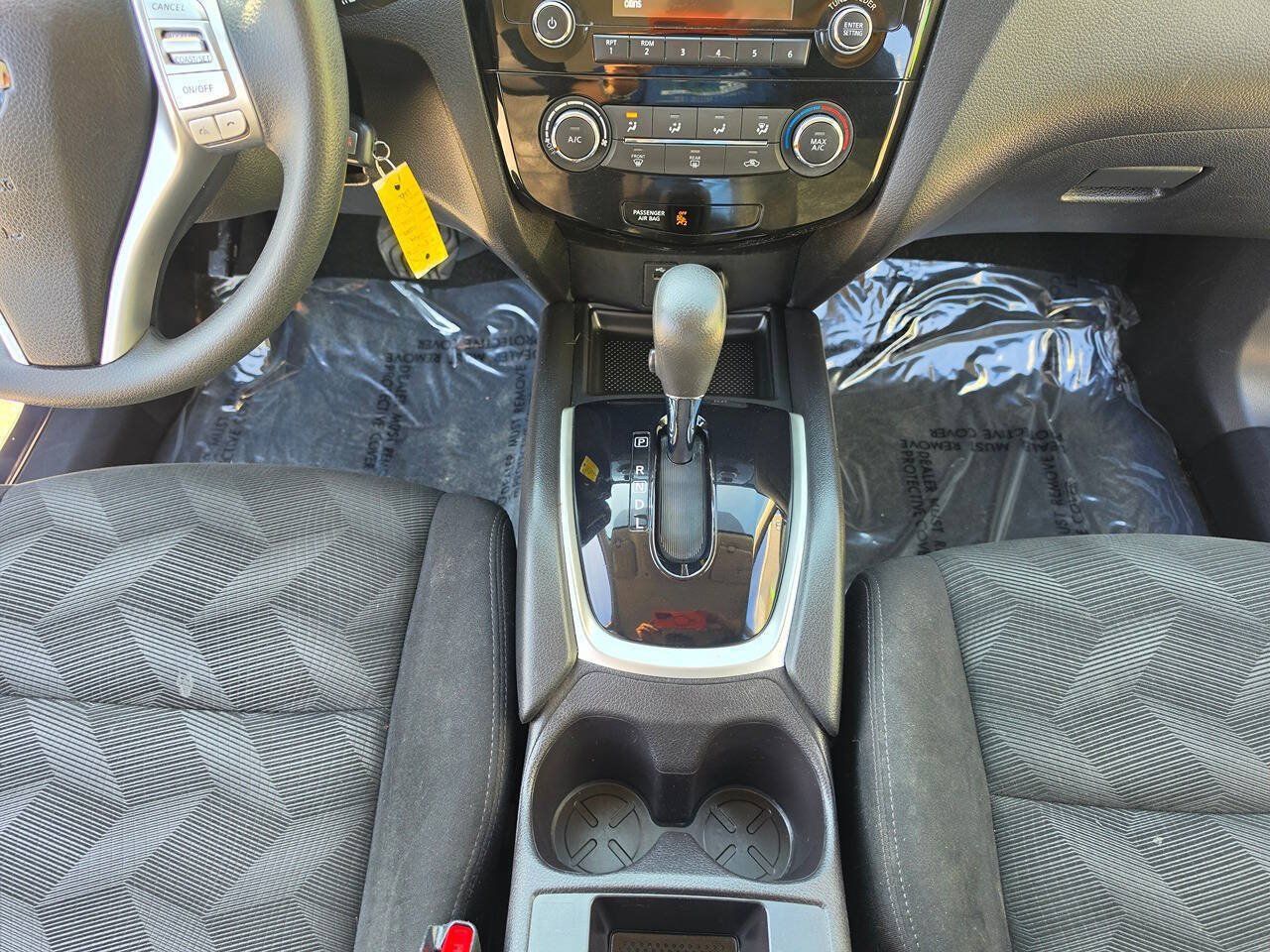Used 2014 Nissan Rogue S FWD image 34