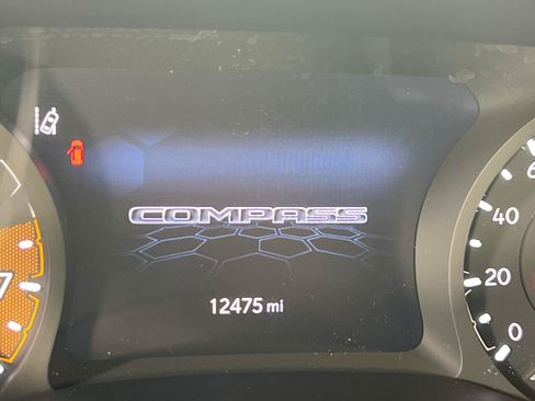 Used 2022 Jeep Compass Limited w/ Sun and Sound Group AWD/4WD image 12
