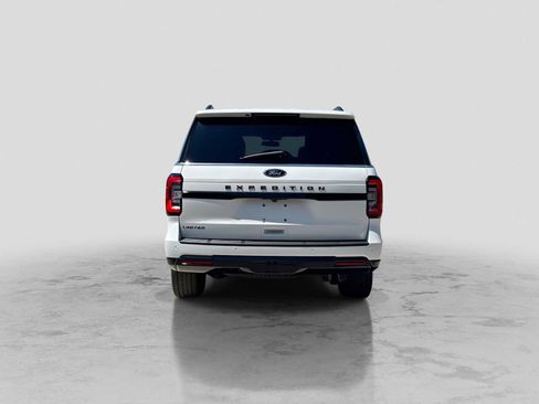 Used 2024 Ford Expedition Limited AWD/4WD image 5