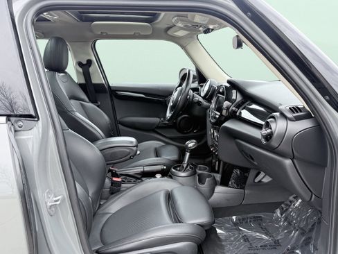 Used 2019 MINI Cooper S image 41