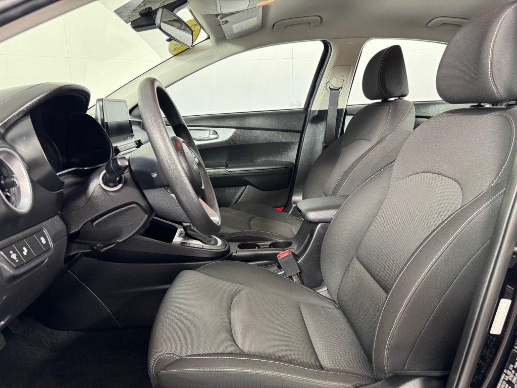 Used 2023 Kia Forte LXS w/ LXS Technology Package FWD image 10