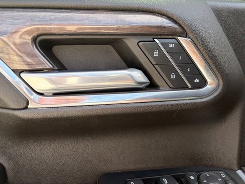 Used 2024 Chevrolet Silverado 1500 LTZ AWD/4WD image 11