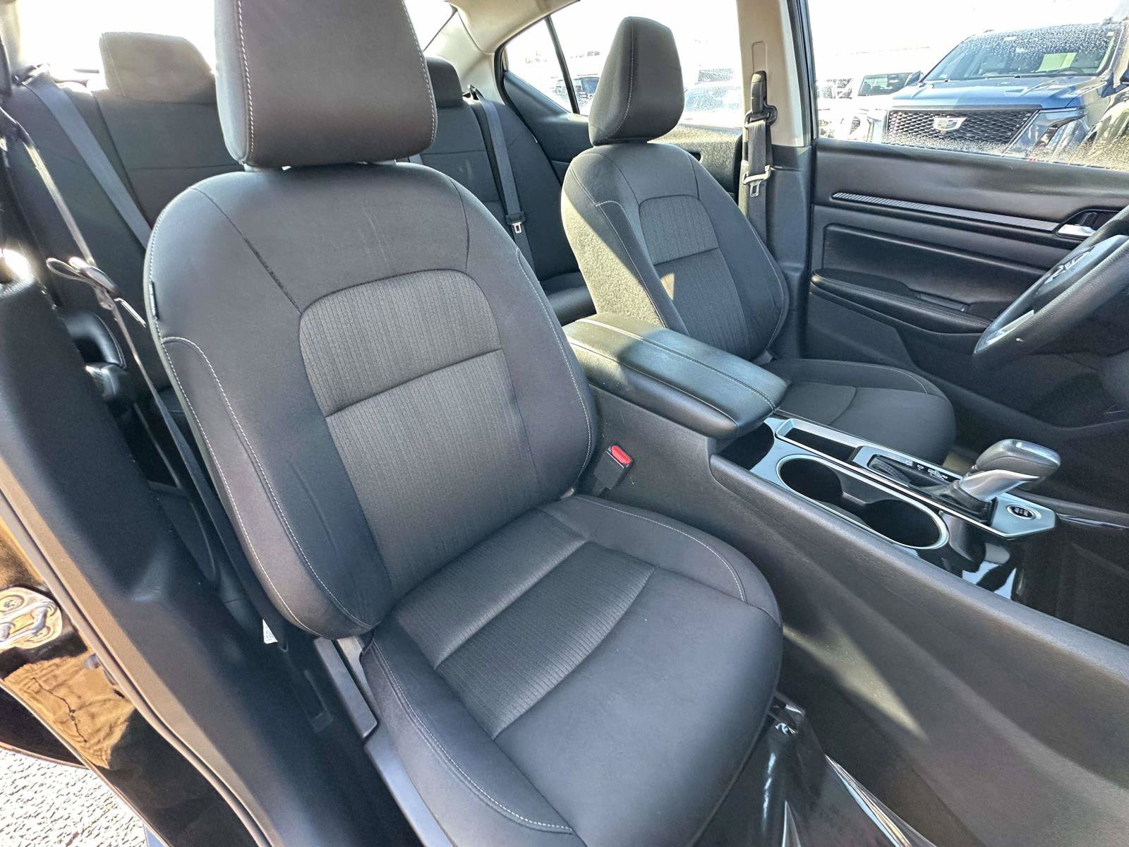 Used 2024 Nissan Altima 2.5 SV FWD image 30