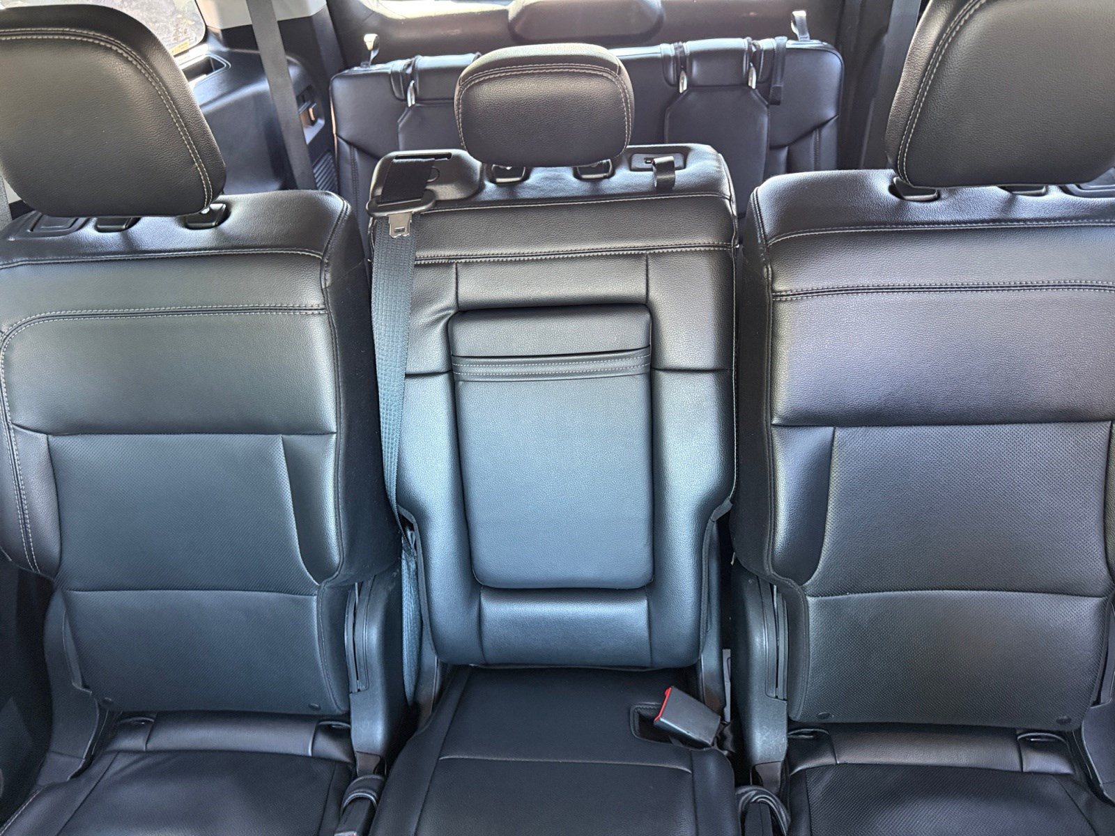 Used 2023 Ford Explorer Limited AWD/4WD image 18