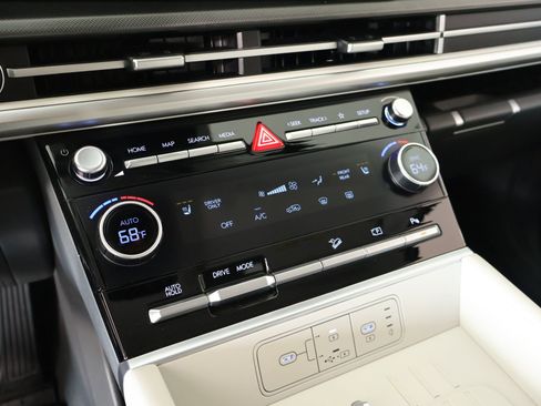 Used 2026 Hyundai Santa Fe SEL FWD image 7