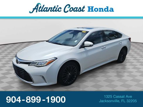 Used 2017 Toyota Avalon Touring FWD image 1