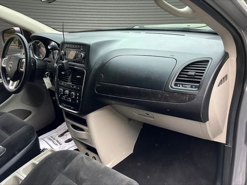 Used 2015 Dodge Grand Caravan SE w/ Quick Order Package 29E SE FWD image 26
