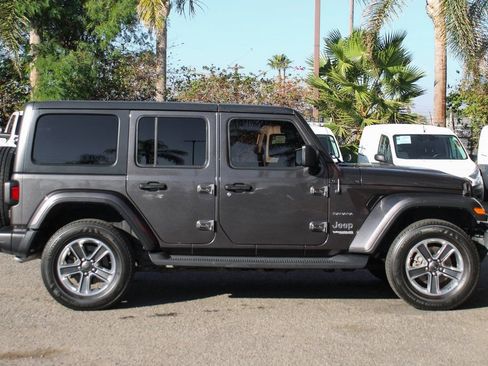 Used 2020 Jeep Wrangler Unlimited Sahara image 10
