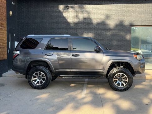 Used 2018 Toyota 4Runner SR5 Premium AWD/4WD image 10