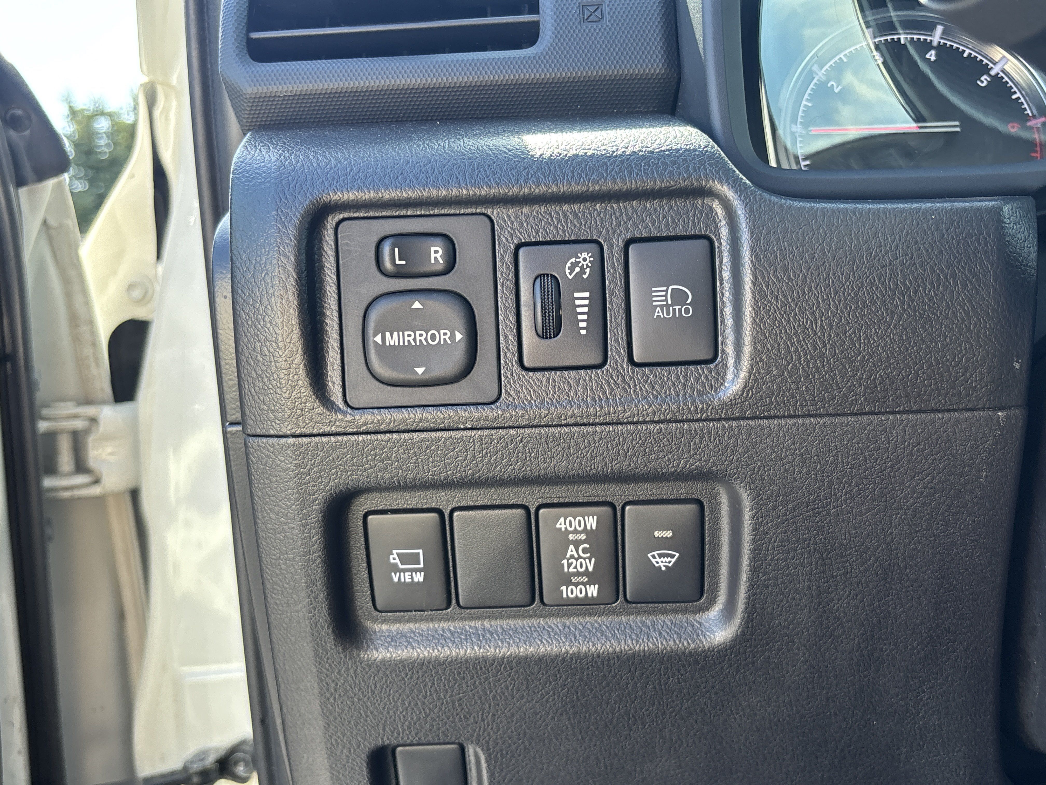 Used 2023 Toyota 4Runner Limited AWD/4WD image 33