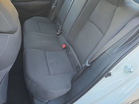 Used 2021 Toyota Corolla LE image 19
