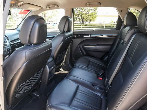 Used 2014 Kia Sorento LX w/ Premium Package FWD image 17