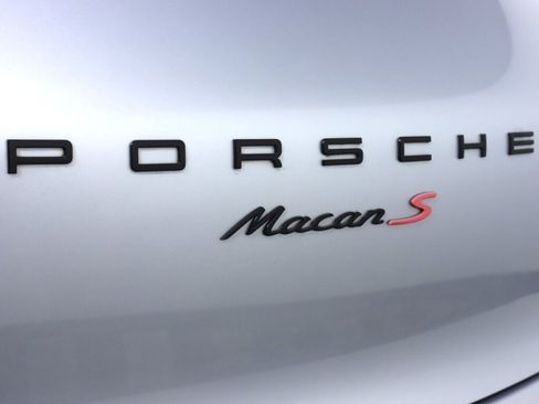 Used 2017 Porsche Macan S image 42