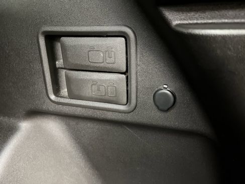 Used 2020 Chevrolet Equinox LT image 28