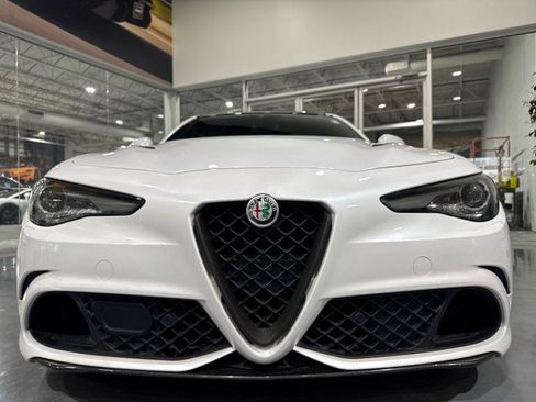 Used 2017 Alfa Romeo Giulia Quadrifoglio image 24