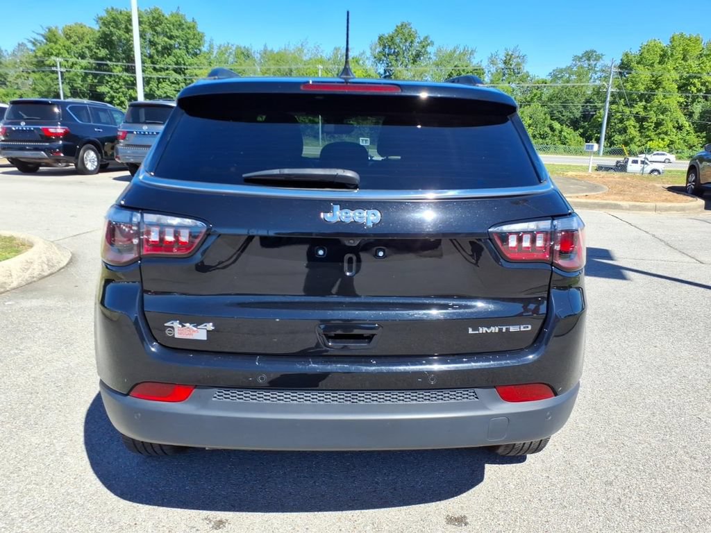 Used 2025 Jeep Compass Limited AWD/4WD image 15