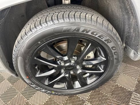 Used 2022 Jeep Grand Cherokee Laredo X AWD/4WD image 26