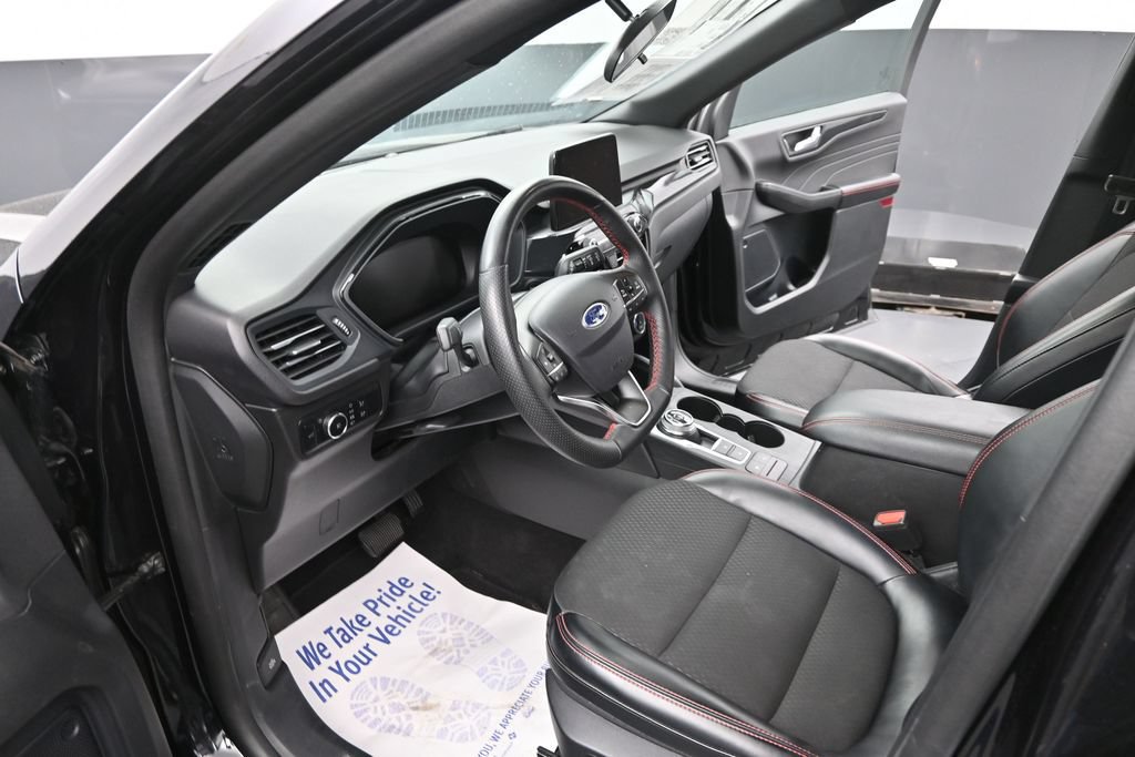 Used 2025 Ford Escape ST-Line Select AWD/4WD image 20