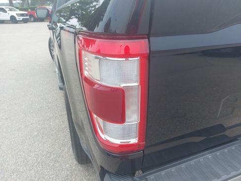 Used 2022 Ford F150 Lariat w/ Trailer Tow Package AWD/4WD image 35