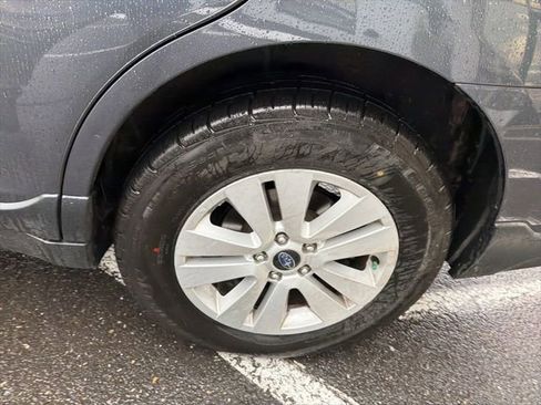 Used 2017 Subaru Outback 2.5i Premium image 19